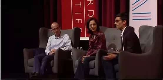 在人工智能中心的人类