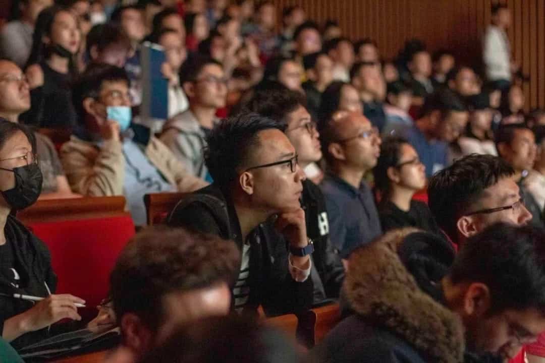 现场的清华学生